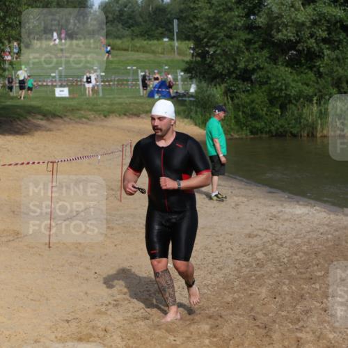 21.06.2026 - 29. Vierlanden-Triathlon Andreas Tolksdorf http://msf.ph/oto/9855987 21.06.2026 08:54:20 Schwimmen 93, 213 meine-sportfotos.de