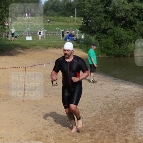21.06.2026 - 29. Vierlanden-Triathlon Andreas Tolksdorf http://msf.ph/oto/9855990 21.06.2026 08:54:20 Schwimmen 93, 213 meine-sportfotos.de