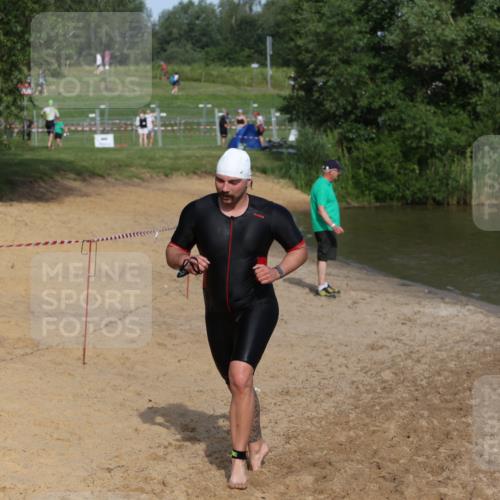 21.06.2026 - 29. Vierlanden-Triathlon Andreas Tolksdorf http://msf.ph/oto/9855992 21.06.2026 08:54:20 Schwimmen 93, 213 meine-sportfotos.de