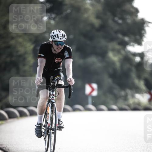 21.06.2026 - 29. Vierlanden-Triathlon H.Heesch http://msf.ph/oto/9856007 21.06.2026 08:57:51 Radfahren 89, 119 meine-sportfotos.de