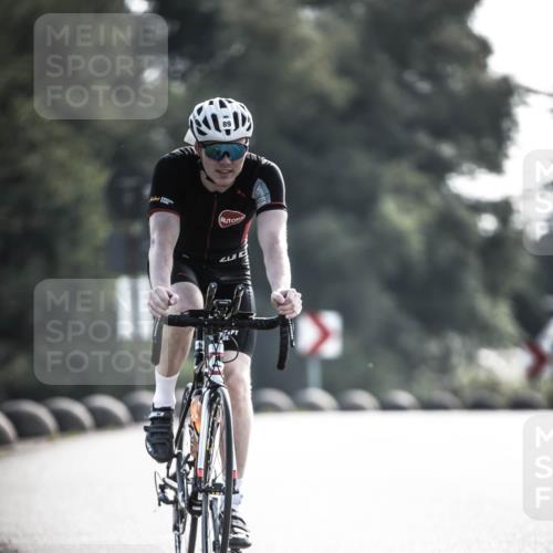 21.06.2026 - 29. Vierlanden-Triathlon H.Heesch http://msf.ph/oto/9856010 21.06.2026 08:57:51 Radfahren 89, 119 meine-sportfotos.de