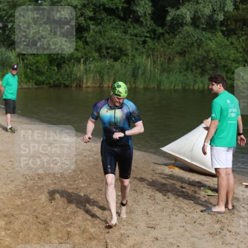 21.06.2026 - 29. Vierlanden-Triathlon Andreas Tolksdorf http://msf.ph/oto/9856024 21.06.2026 08:54:31 Schwimmen 213 meine-sportfotos.de