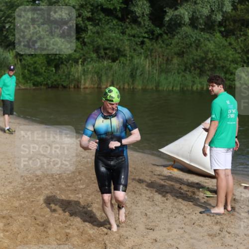 21.06.2026 - 29. Vierlanden-Triathlon Andreas Tolksdorf http://msf.ph/oto/9856030 21.06.2026 08:54:32 Schwimmen 213 meine-sportfotos.de