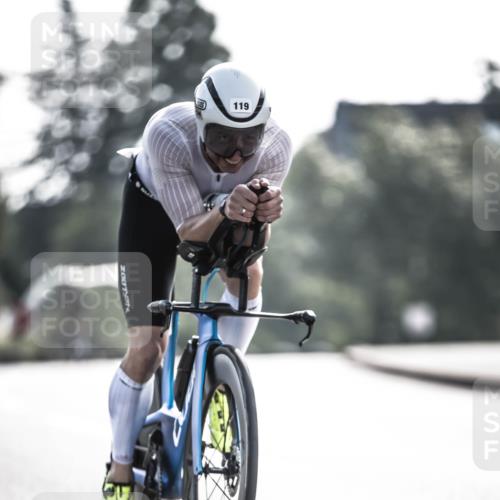 21.06.2026 - 29. Vierlanden-Triathlon H.Heesch http://msf.ph/oto/9856041 21.06.2026 08:57:58 Radfahren 40, 90, 119 meine-sportfotos.de