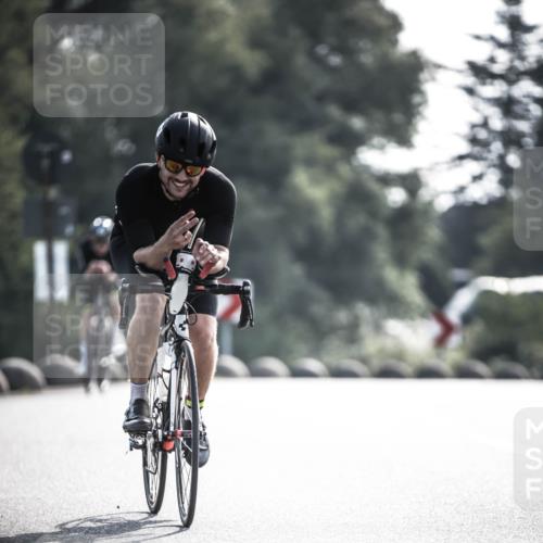 21.06.2026 - 29. Vierlanden-Triathlon H.Heesch http://msf.ph/oto/9856057 21.06.2026 08:58:02 Radfahren 40, 90 meine-sportfotos.de