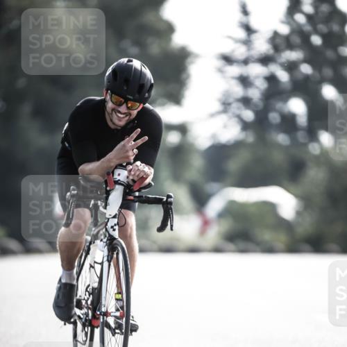 21.06.2026 - 29. Vierlanden-Triathlon H.Heesch http://msf.ph/oto/9856068 21.06.2026 08:58:03 Radfahren 40, 90 meine-sportfotos.de