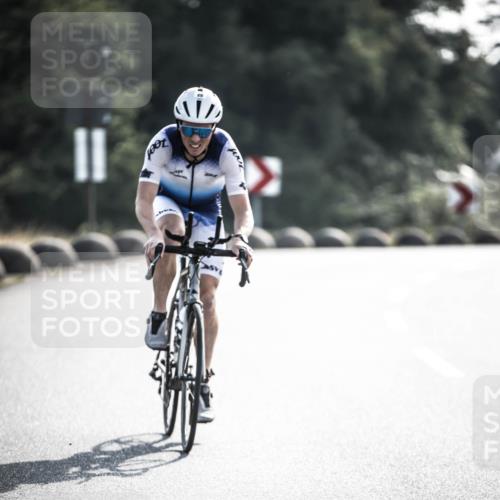 21.06.2026 - 29. Vierlanden-Triathlon H.Heesch http://msf.ph/oto/9856099 21.06.2026 08:58:24 Radfahren 25, 175 meine-sportfotos.de