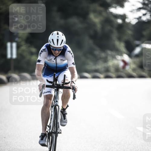 21.06.2026 - 29. Vierlanden-Triathlon H.Heesch http://msf.ph/oto/9856106 21.06.2026 08:58:24 Radfahren 25, 175 meine-sportfotos.de