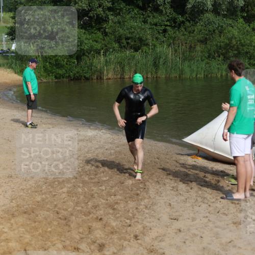 21.06.2026 - 29. Vierlanden-Triathlon Andreas Tolksdorf http://msf.ph/oto/9856111 21.06.2026 08:55:40 Schwimmen 94, 191 meine-sportfotos.de