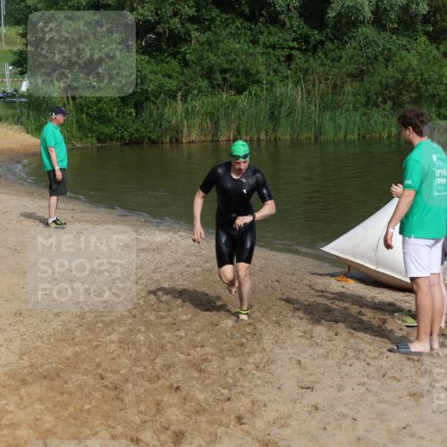 21.06.2026 - 29. Vierlanden-Triathlon Andreas Tolksdorf http://msf.ph/oto/9856114 21.06.2026 08:55:40 Schwimmen 94, 191 meine-sportfotos.de