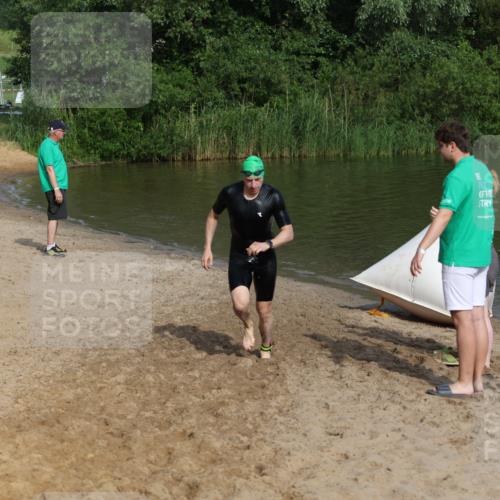 21.06.2026 - 29. Vierlanden-Triathlon Andreas Tolksdorf http://msf.ph/oto/9856117 21.06.2026 08:55:40 Schwimmen 94, 191 meine-sportfotos.de