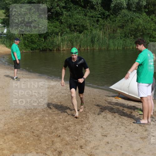 21.06.2026 - 29. Vierlanden-Triathlon Andreas Tolksdorf http://msf.ph/oto/9856121 21.06.2026 08:55:40 Schwimmen 94, 191 meine-sportfotos.de