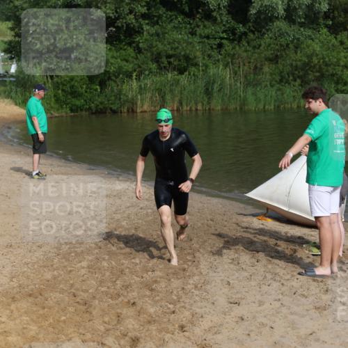 21.06.2026 - 29. Vierlanden-Triathlon Andreas Tolksdorf http://msf.ph/oto/9856124 21.06.2026 08:55:40 Schwimmen 94, 191 meine-sportfotos.de