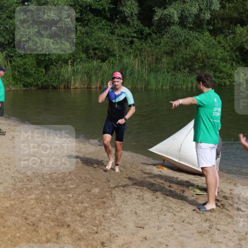 21.06.2026 - 29. Vierlanden-Triathlon Andreas Tolksdorf http://msf.ph/oto/9856133 21.06.2026 08:55:47 Schwimmen 87, 94 meine-sportfotos.de
