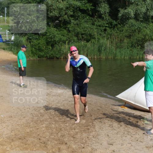 21.06.2026 - 29. Vierlanden-Triathlon Andreas Tolksdorf http://msf.ph/oto/9856172 21.06.2026 08:55:47 Schwimmen 87, 94 meine-sportfotos.de