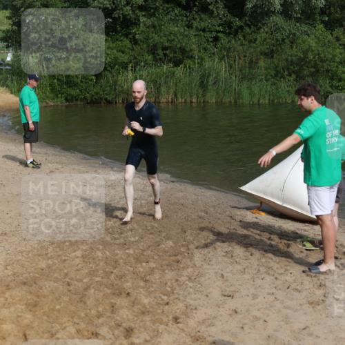 21.06.2026 - 29. Vierlanden-Triathlon Andreas Tolksdorf http://msf.ph/oto/9856177 21.06.2026 08:55:55 Schwimmen 87, 138 meine-sportfotos.de