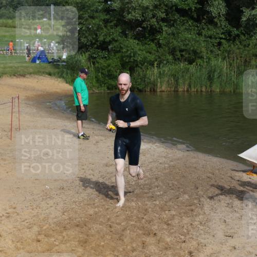 21.06.2026 - 29. Vierlanden-Triathlon Andreas Tolksdorf http://msf.ph/oto/9856186 21.06.2026 08:55:56 Schwimmen 87, 138 meine-sportfotos.de