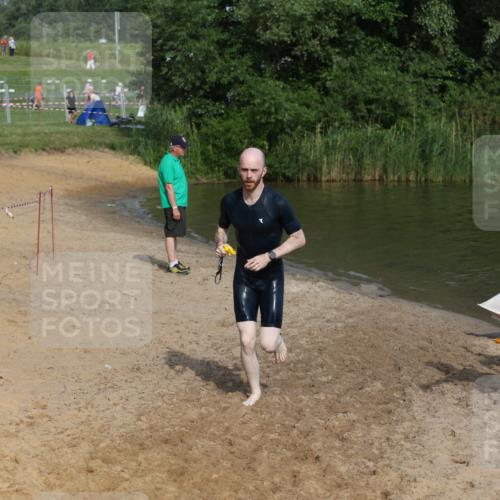 21.06.2026 - 29. Vierlanden-Triathlon Andreas Tolksdorf http://msf.ph/oto/9856189 21.06.2026 08:55:56 Schwimmen 87, 138 meine-sportfotos.de