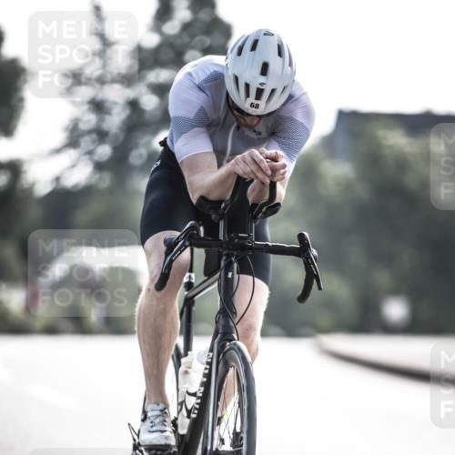 21.06.2026 - 29. Vierlanden-Triathlon H.Heesch http://msf.ph/oto/9856225 21.06.2026 08:59:17 Radfahren 68, 199 meine-sportfotos.de