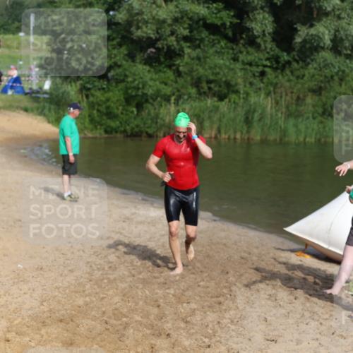 21.06.2026 - 29. Vierlanden-Triathlon Andreas Tolksdorf http://msf.ph/oto/9856300 21.06.2026 08:56:17 Schwimmen 121 meine-sportfotos.de