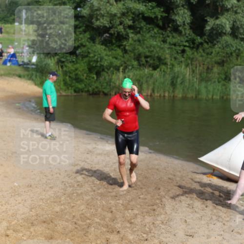 21.06.2026 - 29. Vierlanden-Triathlon Andreas Tolksdorf http://msf.ph/oto/9856302 21.06.2026 08:56:17 Schwimmen 121 meine-sportfotos.de
