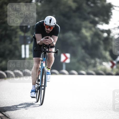 21.06.2026 - 29. Vierlanden-Triathlon H.Heesch http://msf.ph/oto/9856324 21.06.2026 08:59:48 Radfahren 135 meine-sportfotos.de