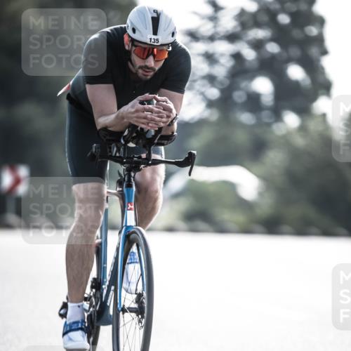 21.06.2026 - 29. Vierlanden-Triathlon H.Heesch http://msf.ph/oto/9856337 21.06.2026 08:59:49 Radfahren 135 meine-sportfotos.de