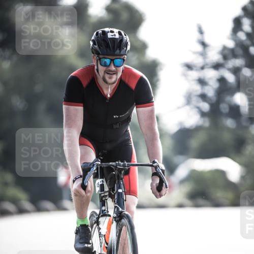 21.06.2026 - 29. Vierlanden-Triathlon H.Heesch http://msf.ph/oto/9856403 21.06.2026 09:00:38 Radfahren 48, 156 meine-sportfotos.de