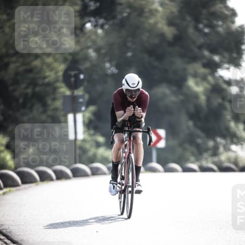 21.06.2026 - 29. Vierlanden-Triathlon H.Heesch http://msf.ph/oto/9856419 21.06.2026 09:00:48 Radfahren 157 meine-sportfotos.de