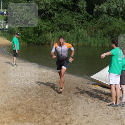21.06.2026 - 29. Vierlanden-Triathlon Andreas Tolksdorf http://msf.ph/oto/9856429 21.06.2026 08:57:30 Schwimmen 120 meine-sportfotos.de