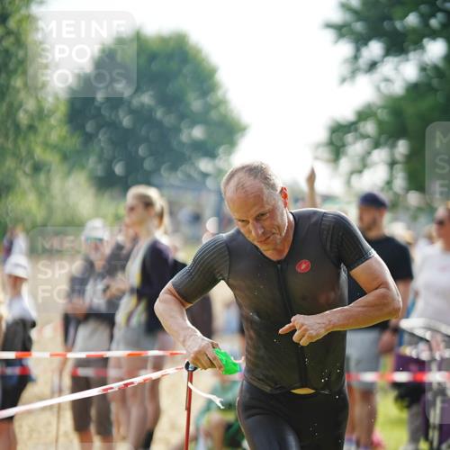 21.06.2026 - 29. Vierlanden-Triathlon LAZAROV Photography http://msf.ph/oto/9856467 21.06.2026 08:35:13 Schwimmen 216 meine-sportfotos.de