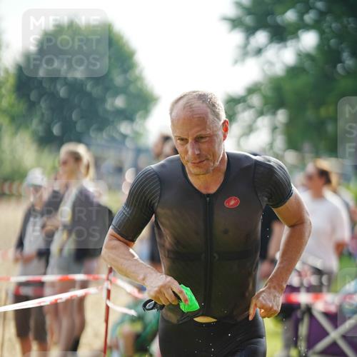 21.06.2026 - 29. Vierlanden-Triathlon LAZAROV Photography http://msf.ph/oto/9856471 21.06.2026 08:35:14 Schwimmen 216 meine-sportfotos.de