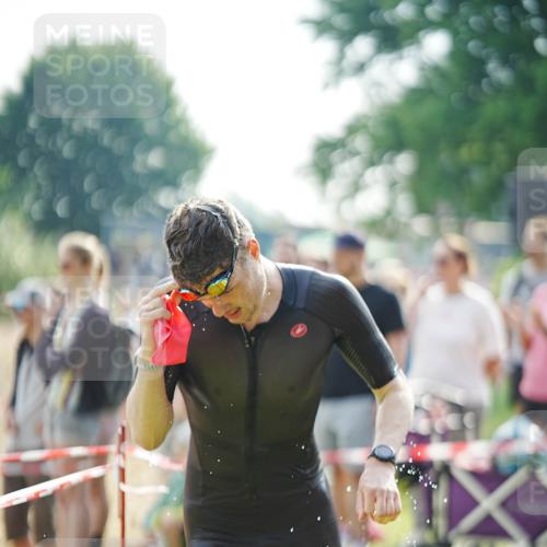 21.06.2026 - 29. Vierlanden-Triathlon LAZAROV Photography http://msf.ph/oto/9856480 21.06.2026 08:35:24 Schwimmen 79 meine-sportfotos.de