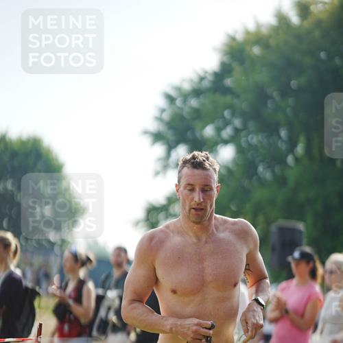 21.06.2026 - 29. Vierlanden-Triathlon LAZAROV Photography http://msf.ph/oto/9856504 21.06.2026 08:36:48 Schwimmen 207, 211 meine-sportfotos.de