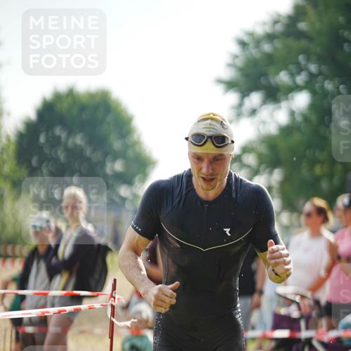 21.06.2026 - 29. Vierlanden-Triathlon LAZAROV Photography http://msf.ph/oto/9856538 21.06.2026 08:37:27 Schwimmen 46, 107 meine-sportfotos.de
