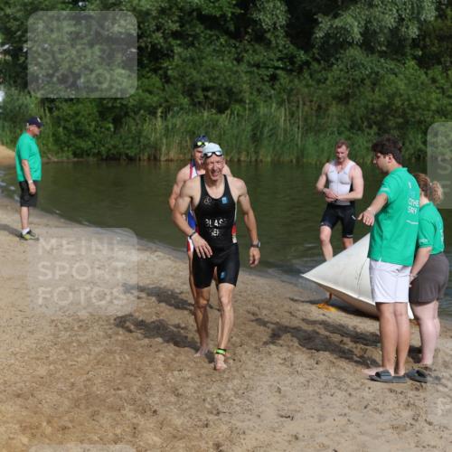 21.06.2026 - 29. Vierlanden-Triathlon Andreas Tolksdorf http://msf.ph/oto/9856553 21.06.2026 08:58:14 Schwimmen 8, 158 meine-sportfotos.de