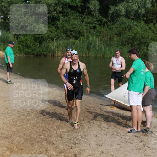 21.06.2026 - 29. Vierlanden-Triathlon Andreas Tolksdorf http://msf.ph/oto/9856560 21.06.2026 08:58:15 Schwimmen 8, 137, 158 meine-sportfotos.de