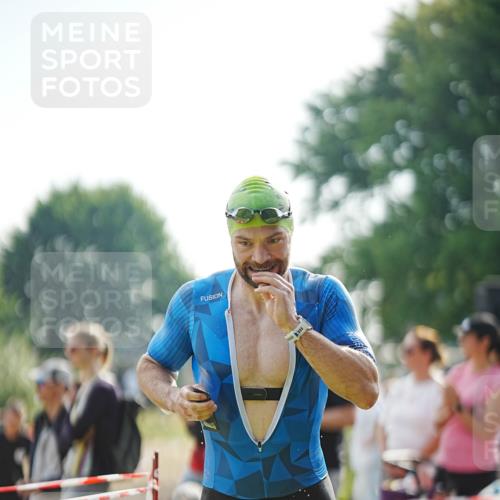 21.06.2026 - 29. Vierlanden-Triathlon LAZAROV Photography http://msf.ph/oto/9856572 21.06.2026 08:37:46 Schwimmen 36 meine-sportfotos.de