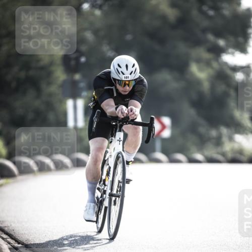 21.06.2026 - 29. Vierlanden-Triathlon H.Heesch http://msf.ph/oto/9856603 21.06.2026 09:01:30 Radfahren 80, 101 meine-sportfotos.de