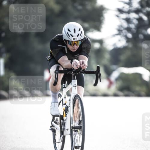 21.06.2026 - 29. Vierlanden-Triathlon H.Heesch http://msf.ph/oto/9856617 21.06.2026 09:01:31 Radfahren 80, 101, 161 meine-sportfotos.de