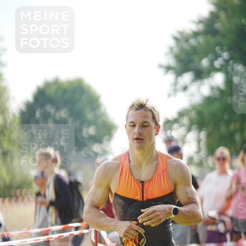 21.06.2026 - 29. Vierlanden-Triathlon LAZAROV Photography http://msf.ph/oto/9856618 21.06.2026 08:39:42 Schwimmen 3, 106 meine-sportfotos.de