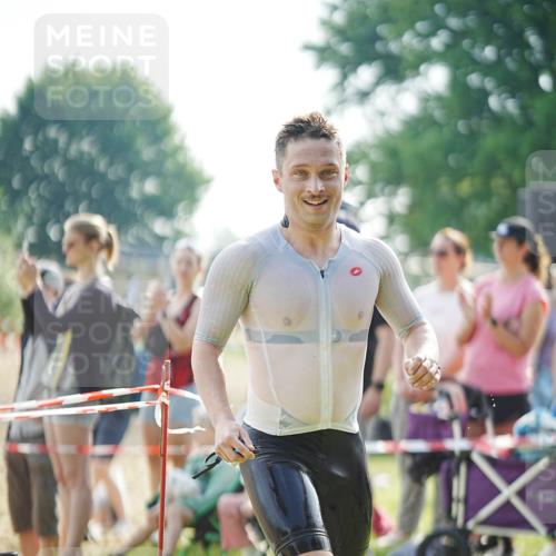 21.06.2026 - 29. Vierlanden-Triathlon LAZAROV Photography http://msf.ph/oto/9856627 21.06.2026 08:39:51 Schwimmen 72, 106 meine-sportfotos.de
