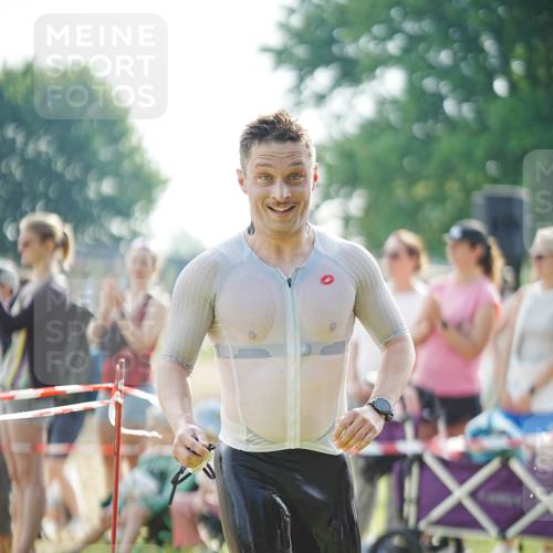21.06.2026 - 29. Vierlanden-Triathlon LAZAROV Photography http://msf.ph/oto/9856628 21.06.2026 08:39:51 Schwimmen 72, 106 meine-sportfotos.de