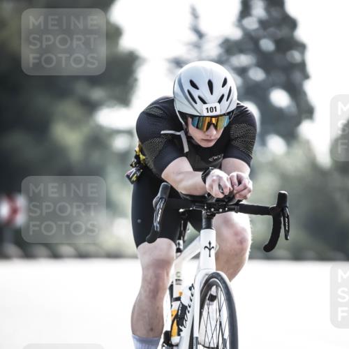 21.06.2026 - 29. Vierlanden-Triathlon H.Heesch http://msf.ph/oto/9856629 21.06.2026 09:01:31 Radfahren 80, 101, 161 meine-sportfotos.de