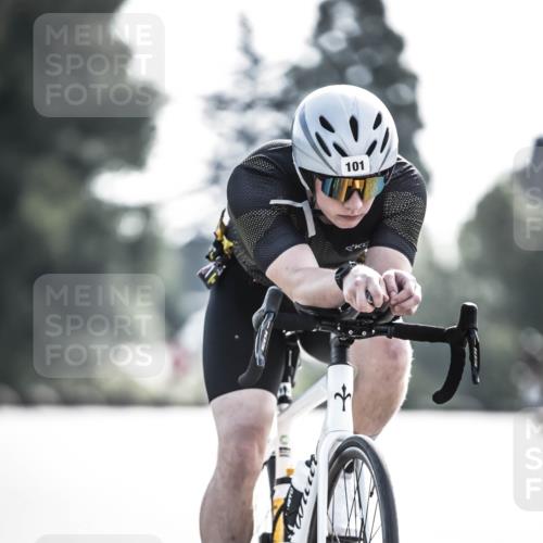21.06.2026 - 29. Vierlanden-Triathlon H.Heesch http://msf.ph/oto/9856633 21.06.2026 09:01:31 Radfahren 80, 101, 161 meine-sportfotos.de