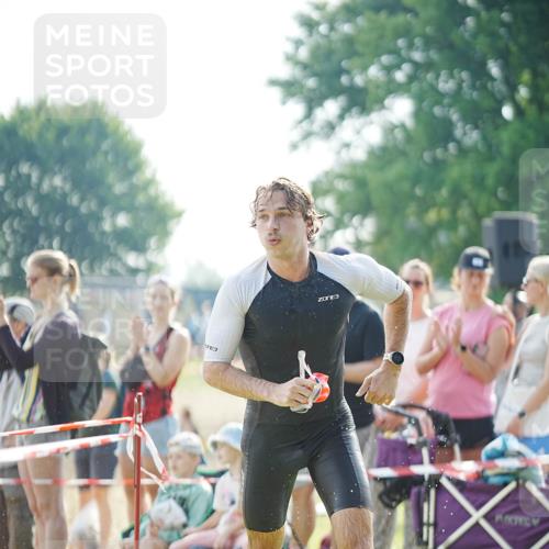 21.06.2026 - 29. Vierlanden-Triathlon LAZAROV Photography http://msf.ph/oto/9856639 21.06.2026 08:39:55 Schwimmen 72, 103 meine-sportfotos.de