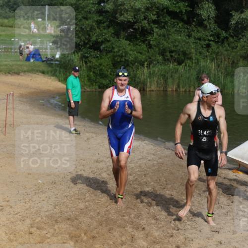 21.06.2026 - 29. Vierlanden-Triathlon Andreas Tolksdorf http://msf.ph/oto/9856640 21.06.2026 08:58:16 Schwimmen 8, 137, 158 meine-sportfotos.de