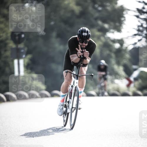 21.06.2026 - 29. Vierlanden-Triathlon H.Heesch http://msf.ph/oto/9856669 21.06.2026 09:01:38 Radfahren 5, 100, 161 meine-sportfotos.de