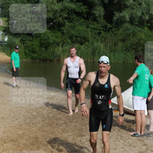 21.06.2026 - 29. Vierlanden-Triathlon Andreas Tolksdorf http://msf.ph/oto/9856699 21.06.2026 08:58:18 Schwimmen 8, 137, 158 meine-sportfotos.de