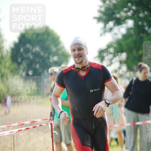 21.06.2026 - 29. Vierlanden-Triathlon LAZAROV Photography http://msf.ph/oto/9856748 21.06.2026 08:50:05 Schwimmen 48 meine-sportfotos.de